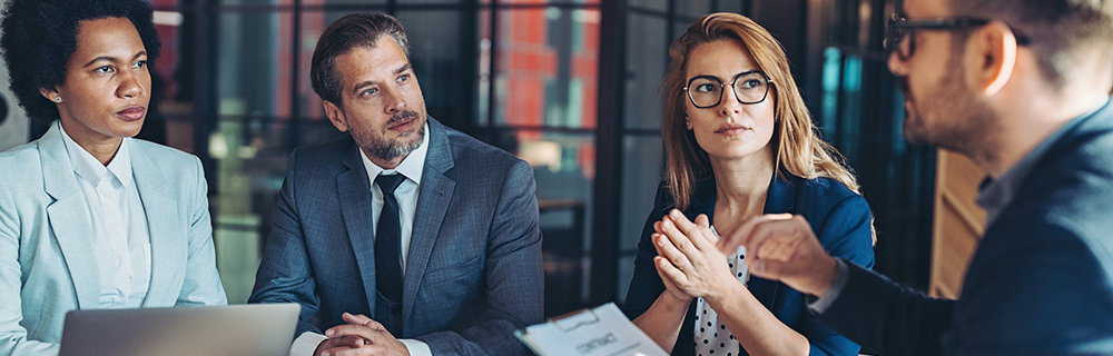 Imagem de reunião entre executivos