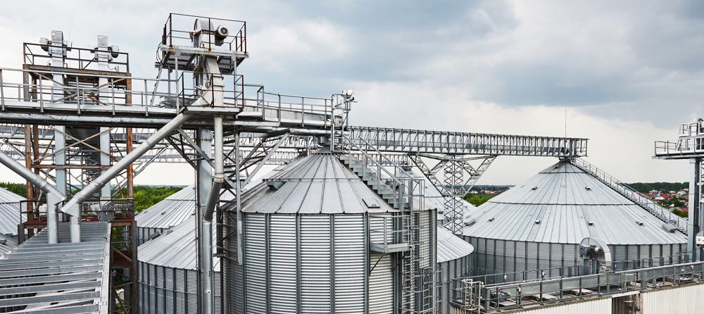 Imagem de vários silos