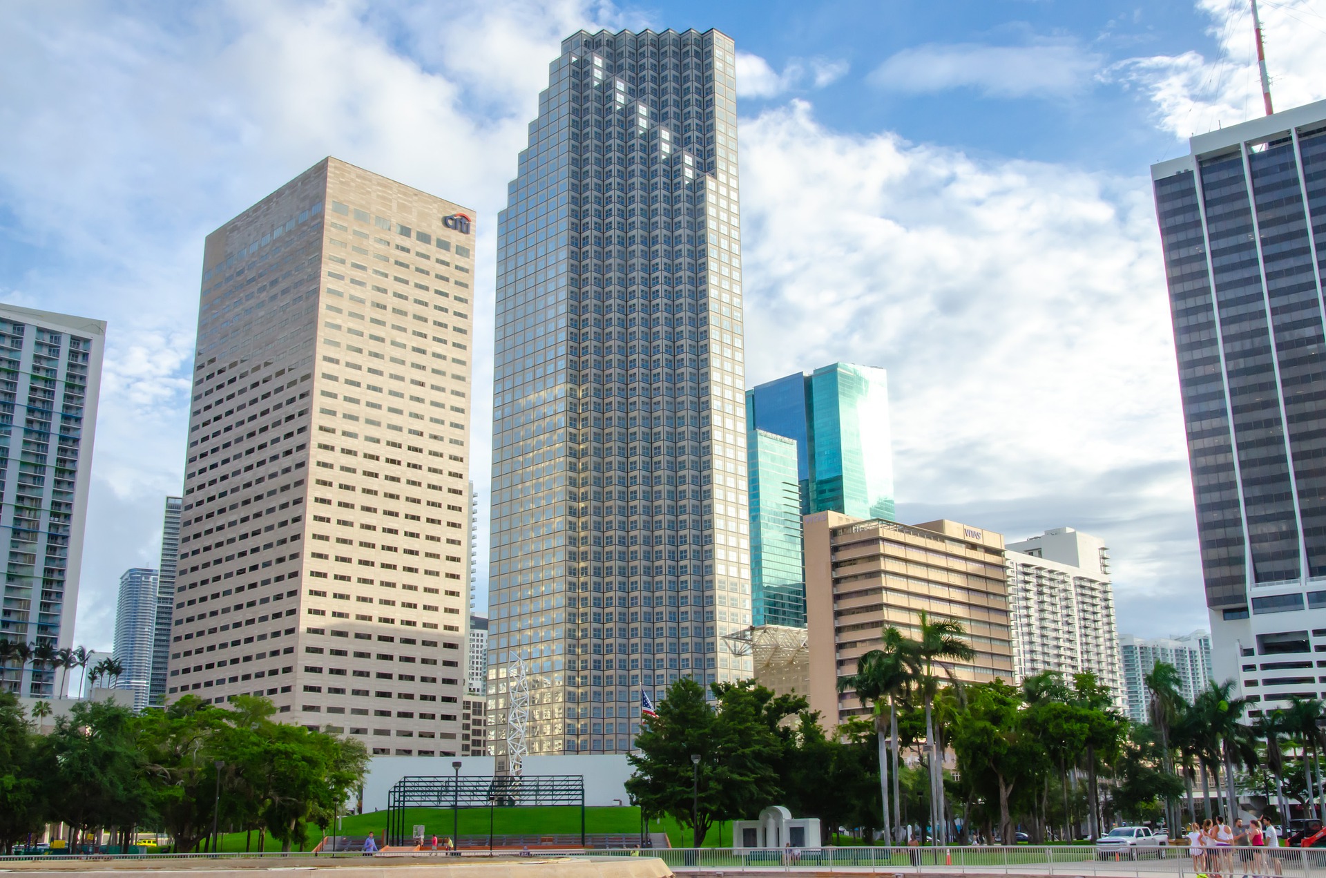 ¿Cuáles son las industrias más destacadas para hacer negocios en la Florida?